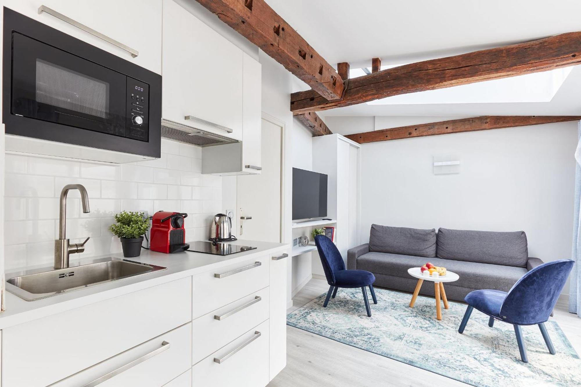 Jardin Du Luxembourg With Balcony - Cityapartmentstay *