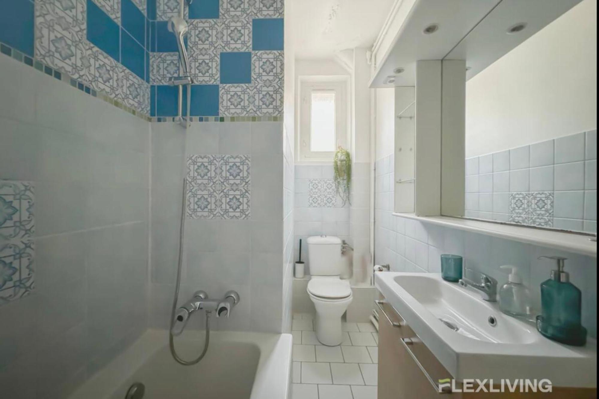 Flexliving - - 15 *