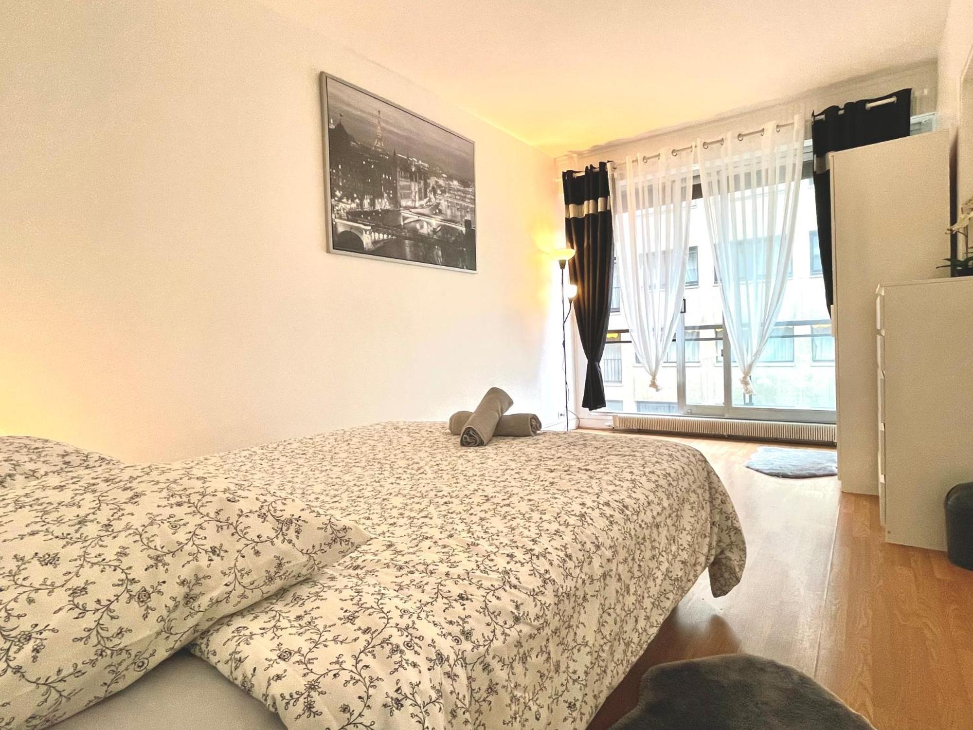 Champs Elysees 4 Apartment