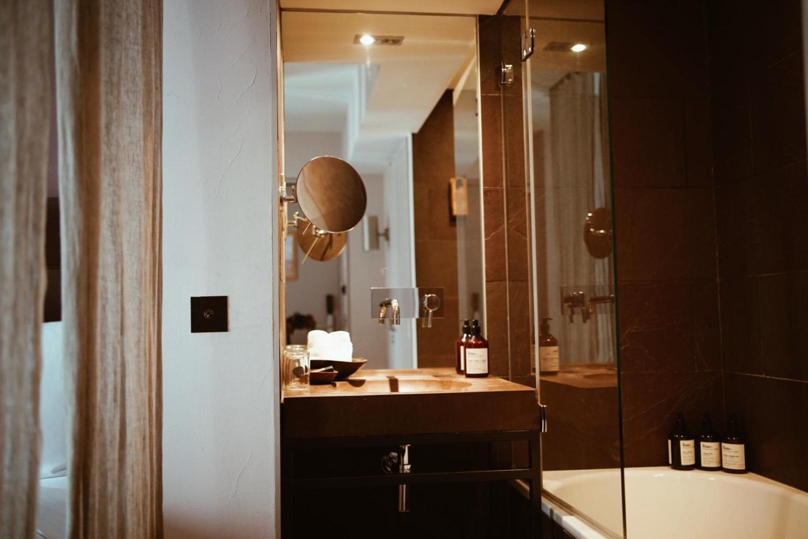 Hotel Hidden 4*