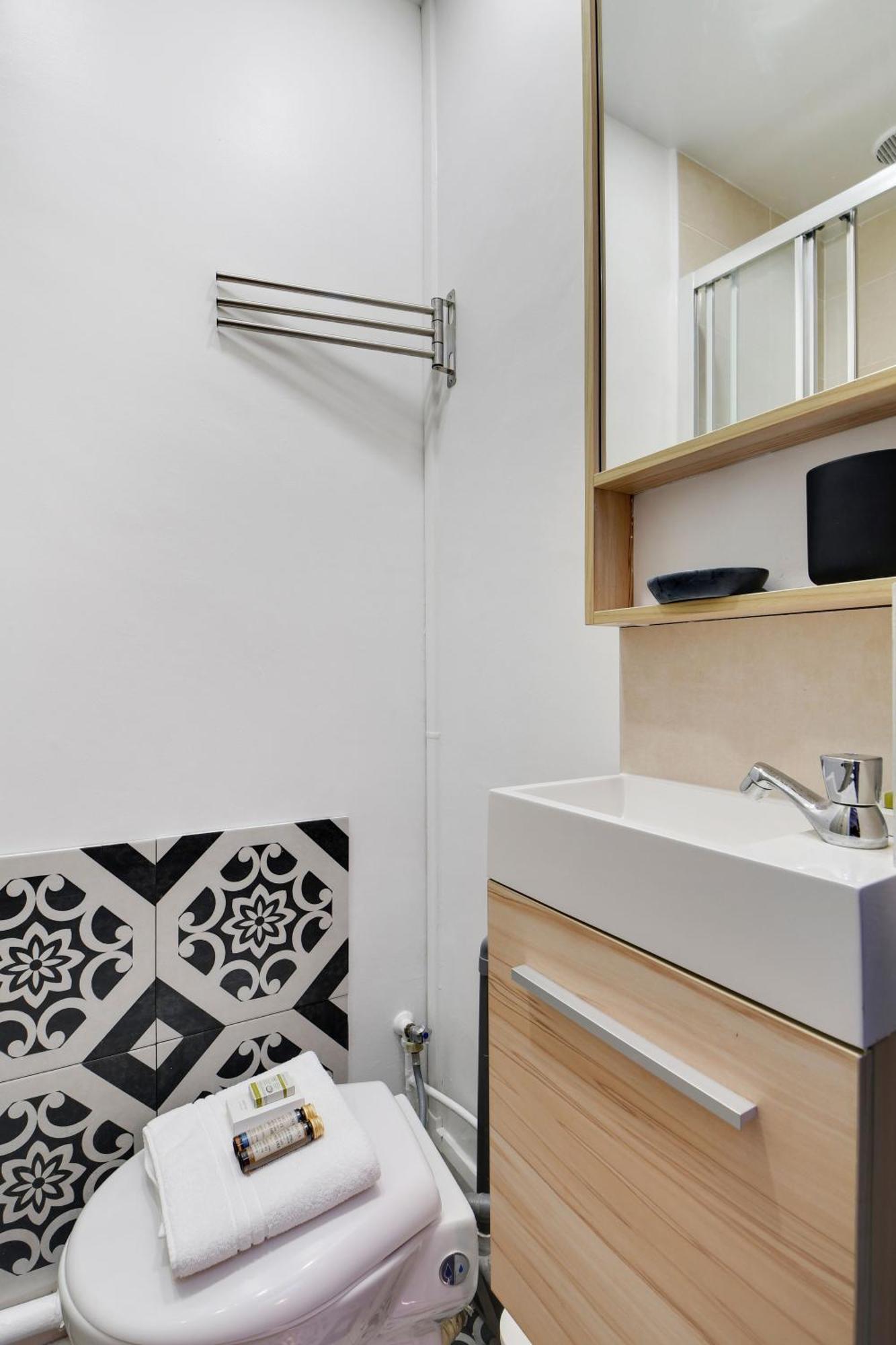 Comfortable Studio Porte-dauphine * Parigi