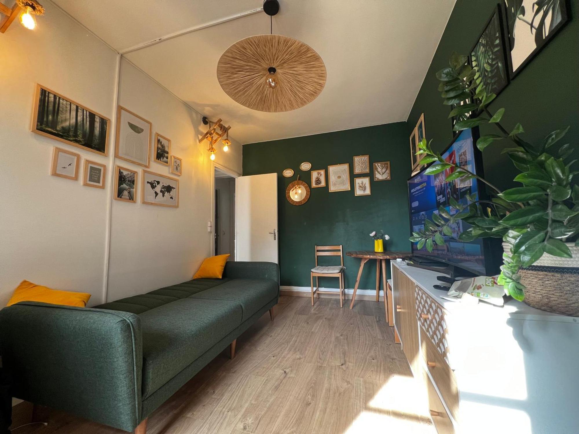 Un A Cote De La Cite Florale Appartamento