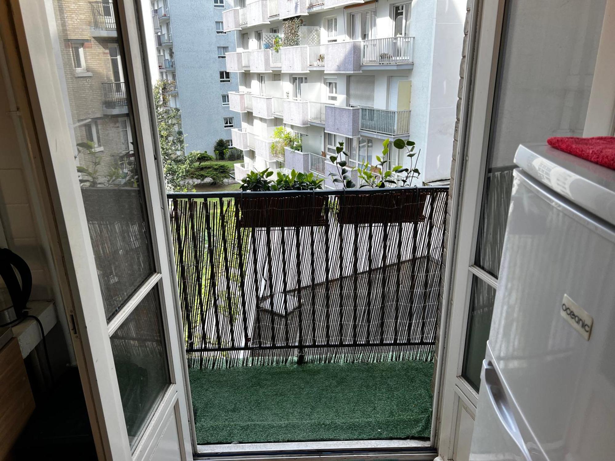 Un A Cote De La Cite Florale *