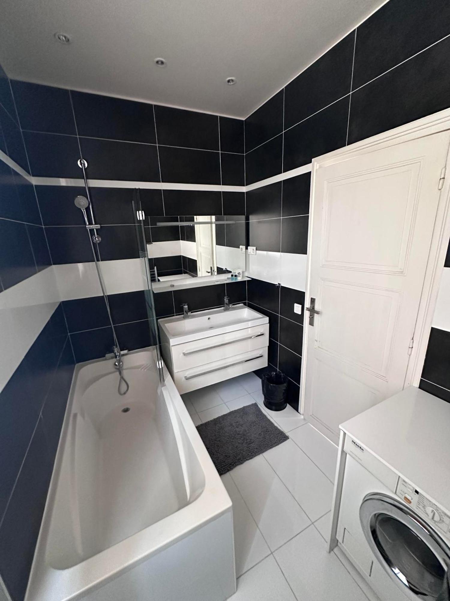 Luxueux A La Porte D'auteuil - 16eme Arrondissement Parigi