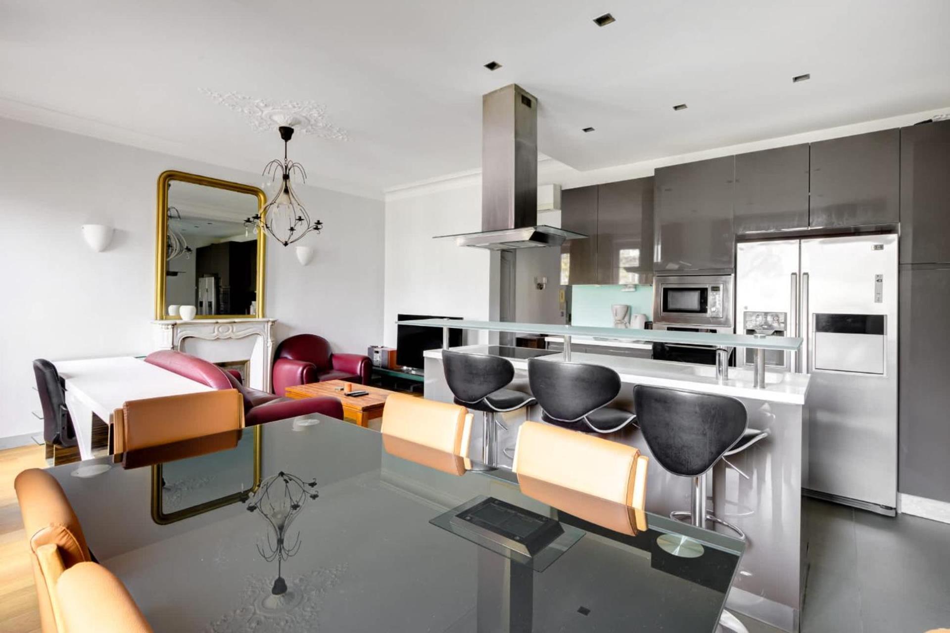 Appartamento Moderne Avec Cuisine Equipee Et Balcon Parigi