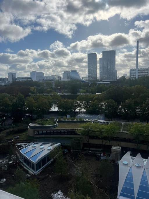 Tour Eiffel Terrasse Vue Seine *
