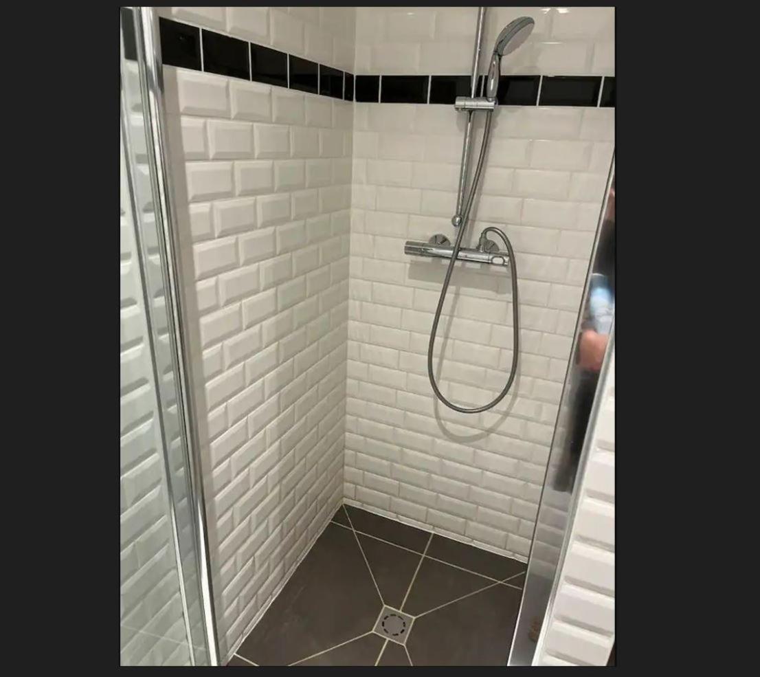 11 - 2 - 2 Sdd - 2 Wc