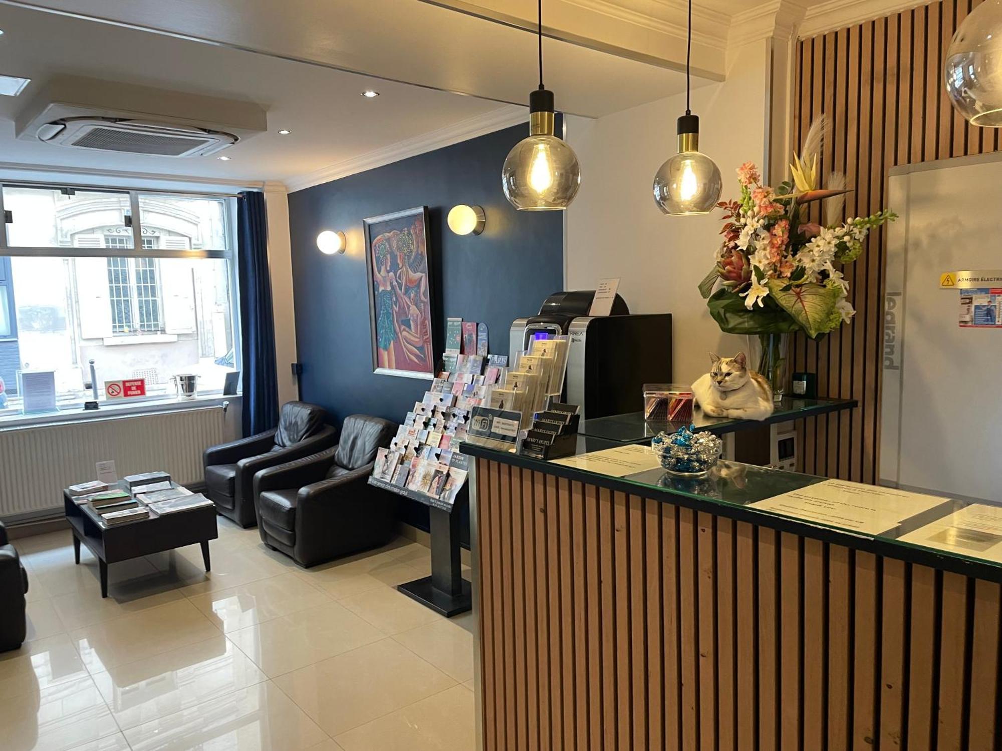 Hotel Mary's Republique 2*