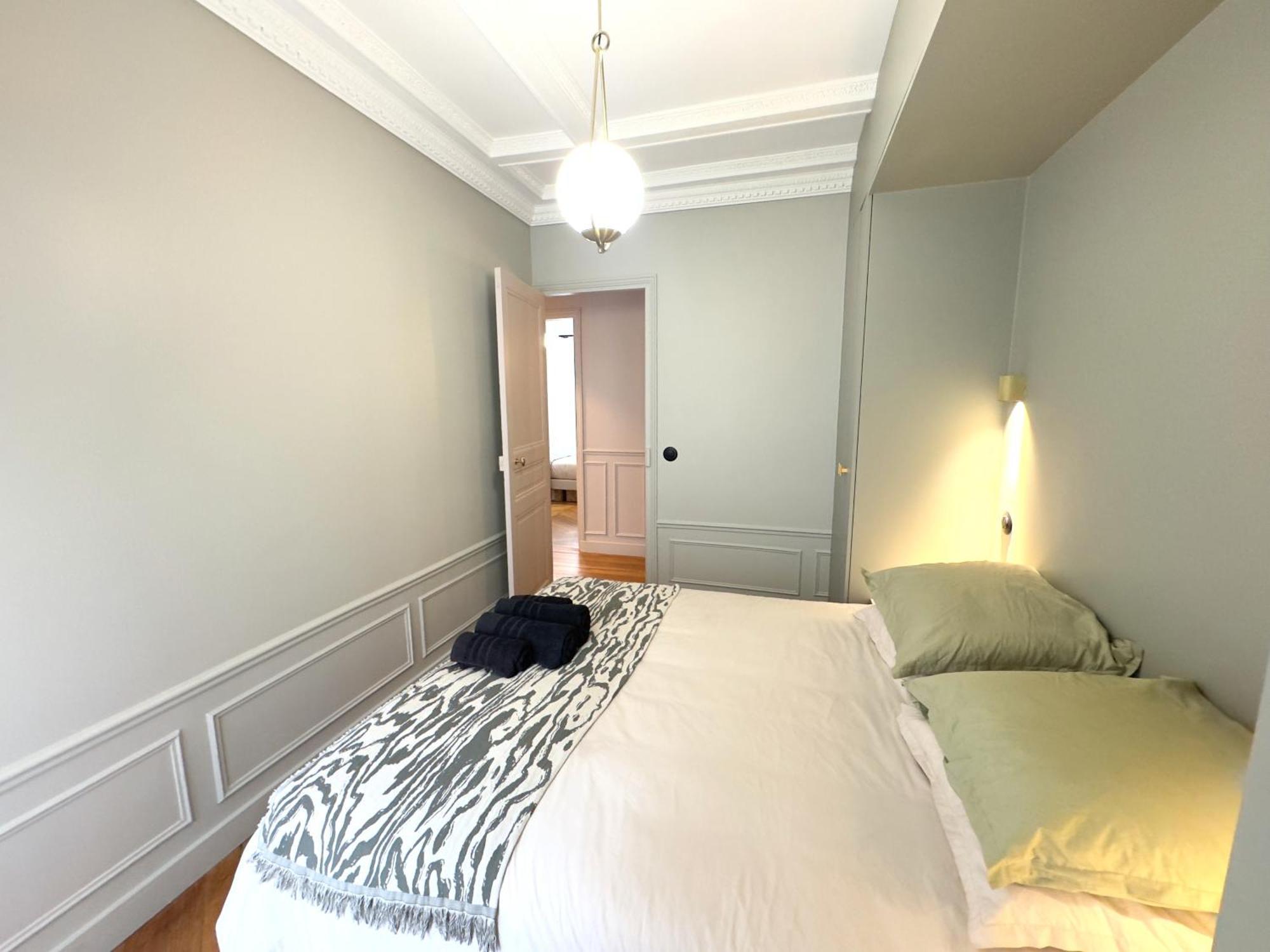 Parisian Luxury Style - Heart Of Montparnasse Apartment *