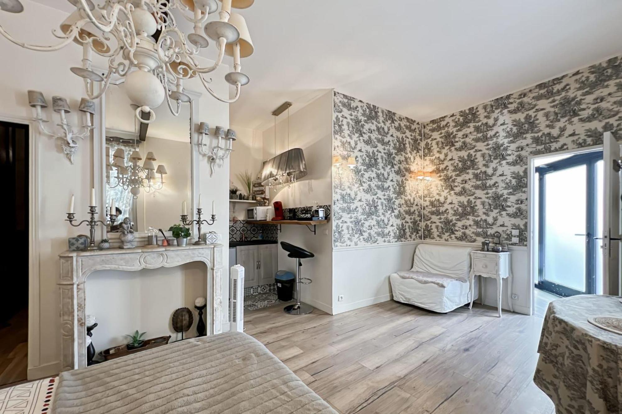 Appartamento Charming In The Heart Of Parigi