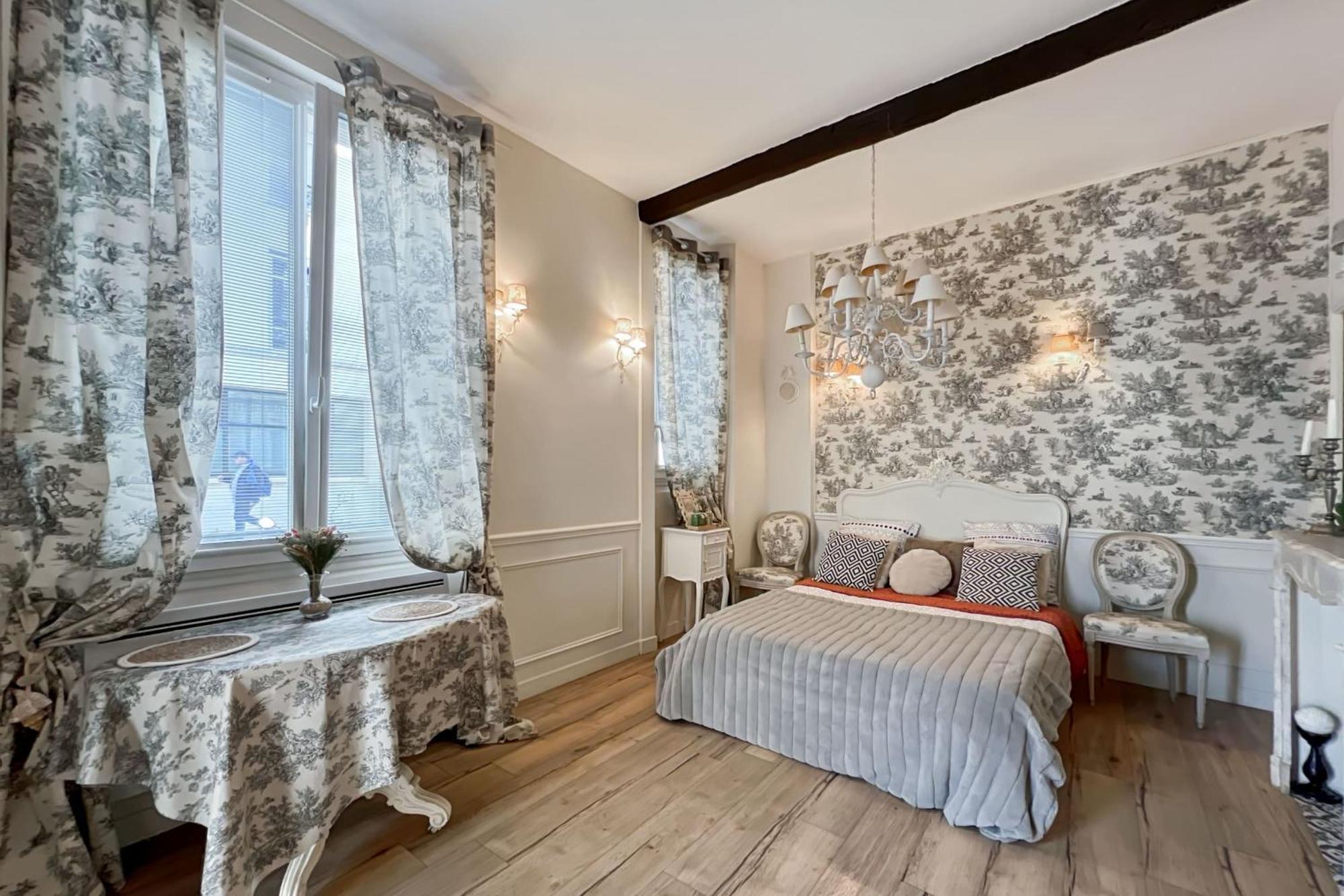 Charming In The Heart Of Appartamento Parigi