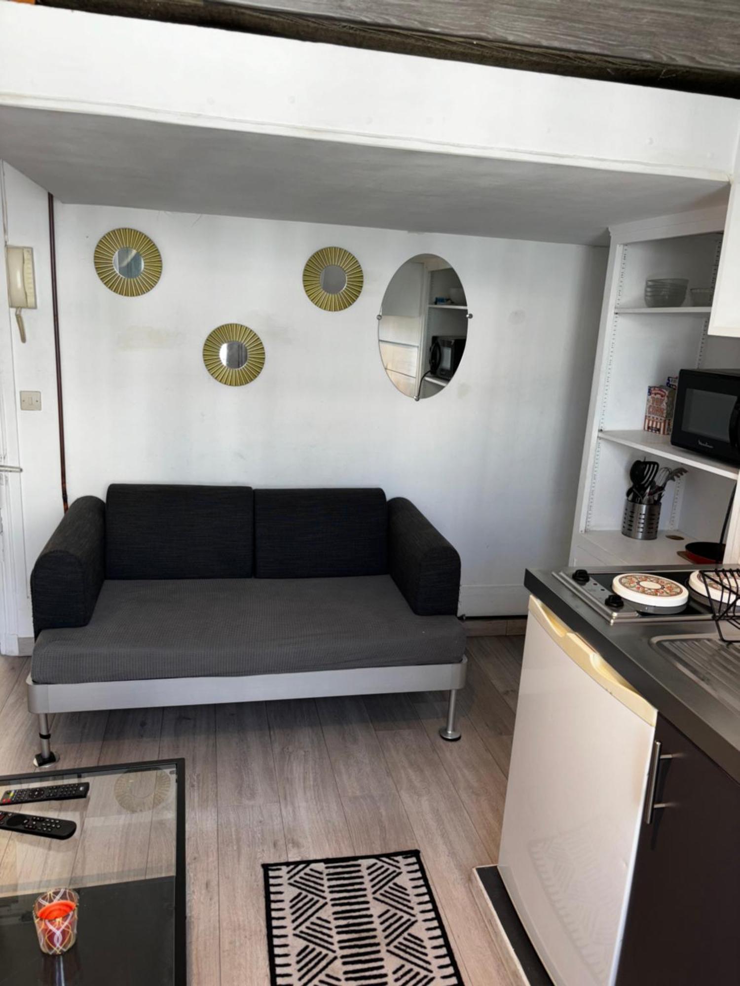 Pretty Montmartre Apartment Paris