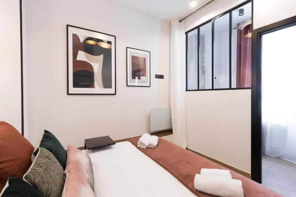 Republique Bastille Chic & Design 6p 2br Apartment