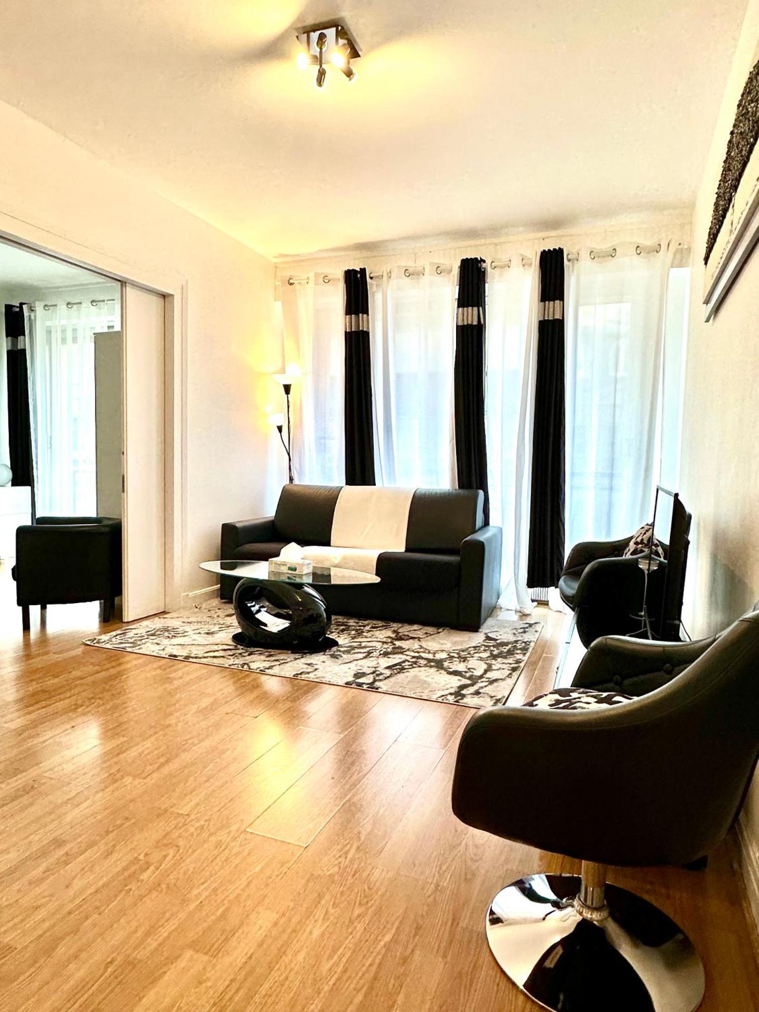 Apartment Champs Elysees 4 *