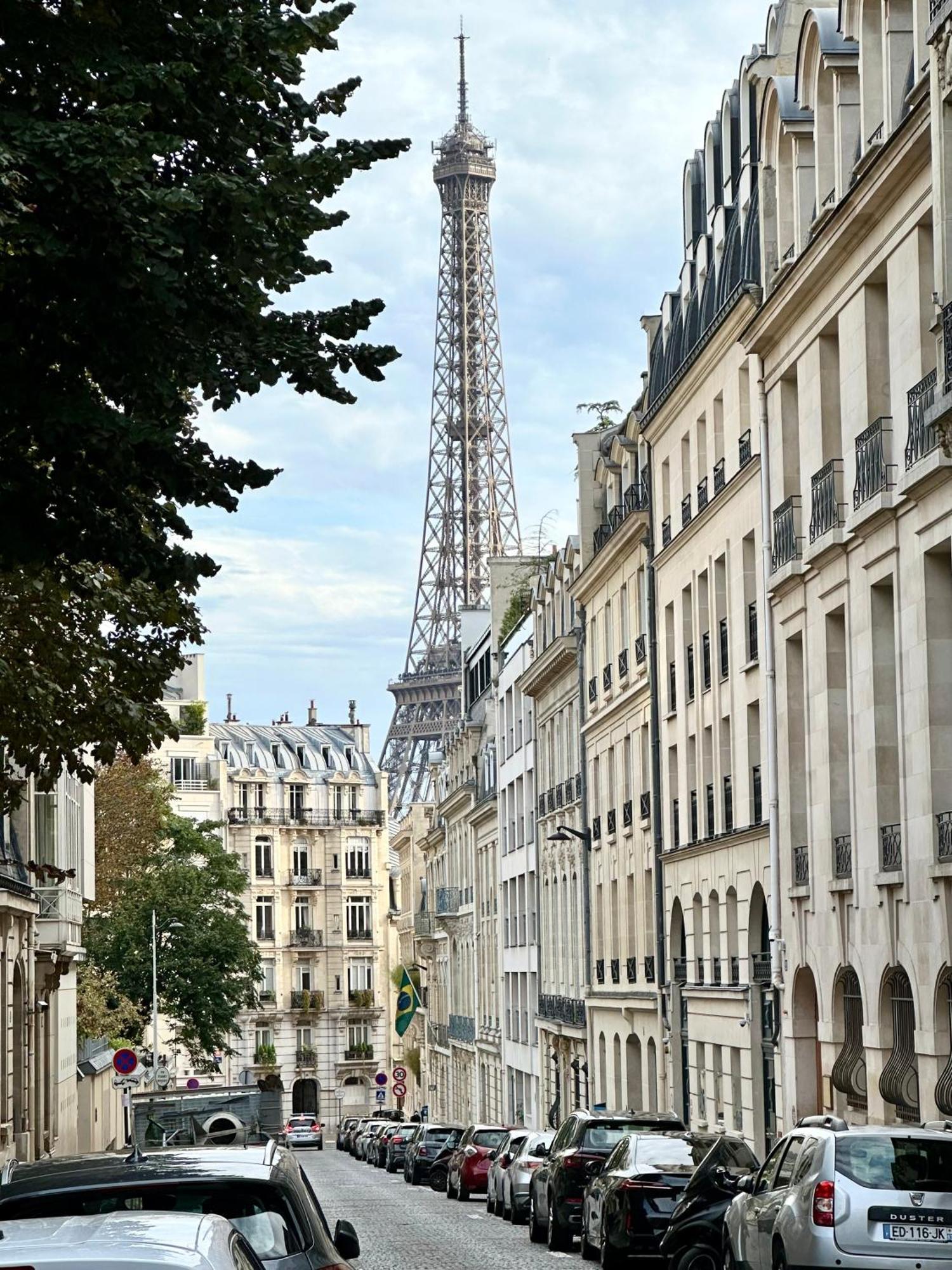 Champs Elysees 4 Apartment
