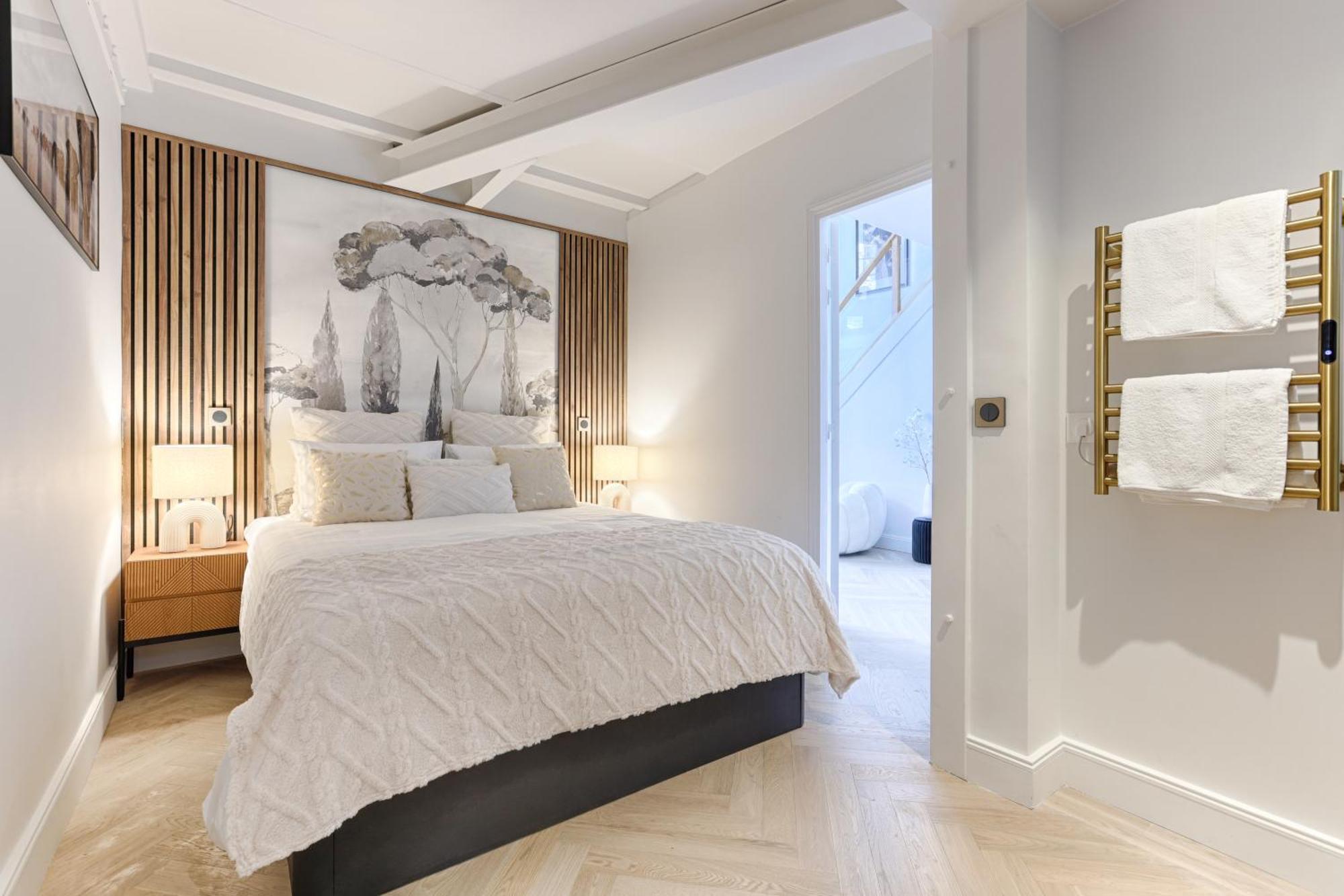 Appartamento Duplex A Deux Pas Des Champs Elysee Parigi