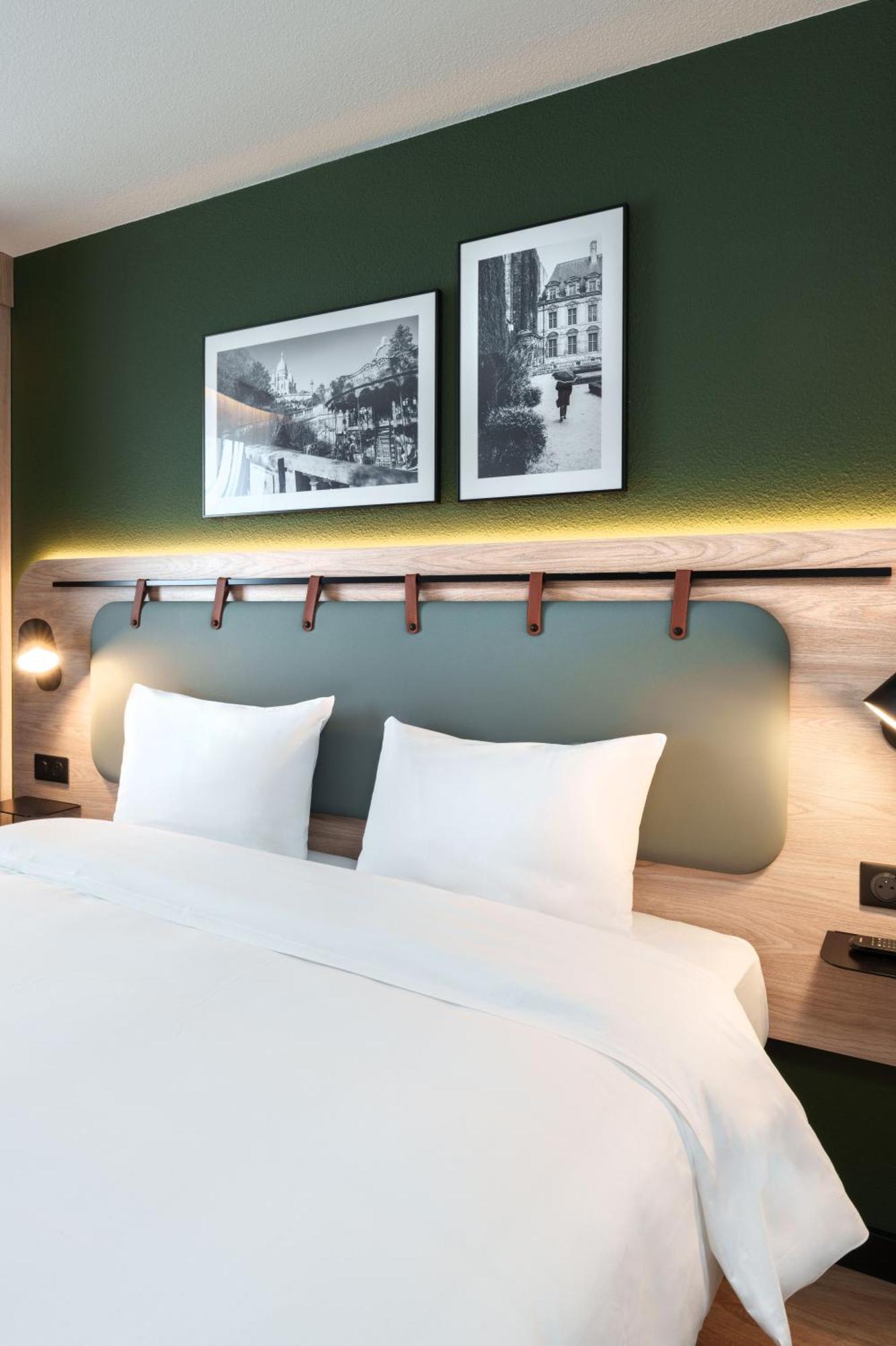 Campanile 15 - Tour Eiffel Hotel 2*