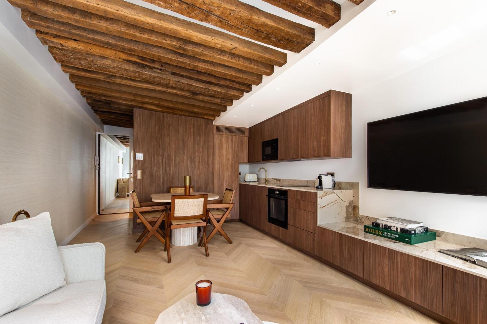 Magnifique Appartement Ac -1Br 4P- Palais-Royal Paris