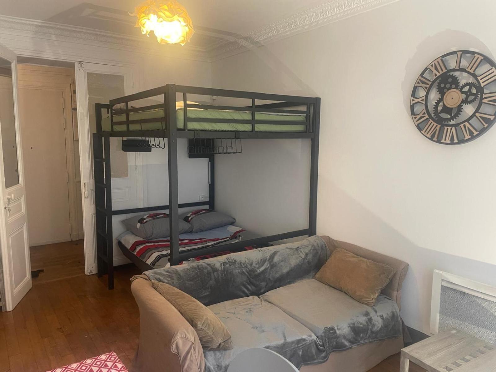 Hostel Privees Dans Un De 2 Pieces A 13e *