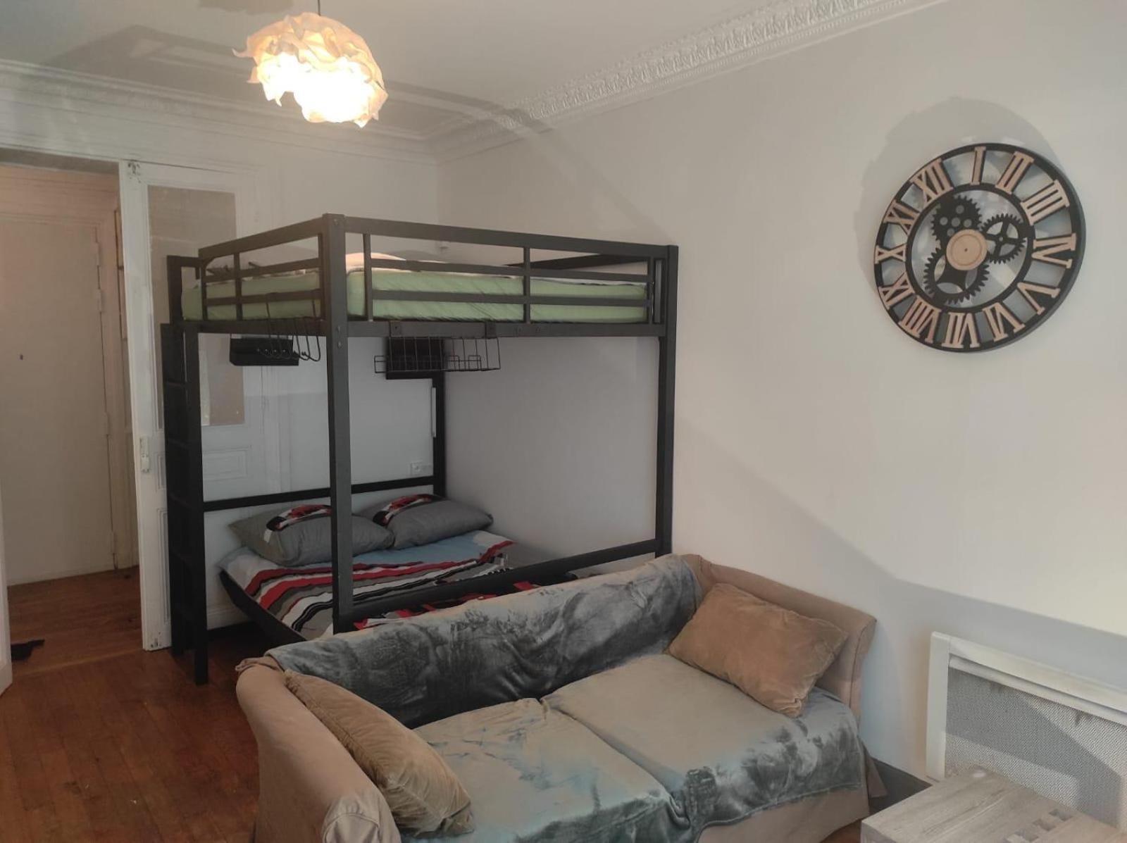 Hostel Privees Dans Un De 2 Pieces A 13e Paris