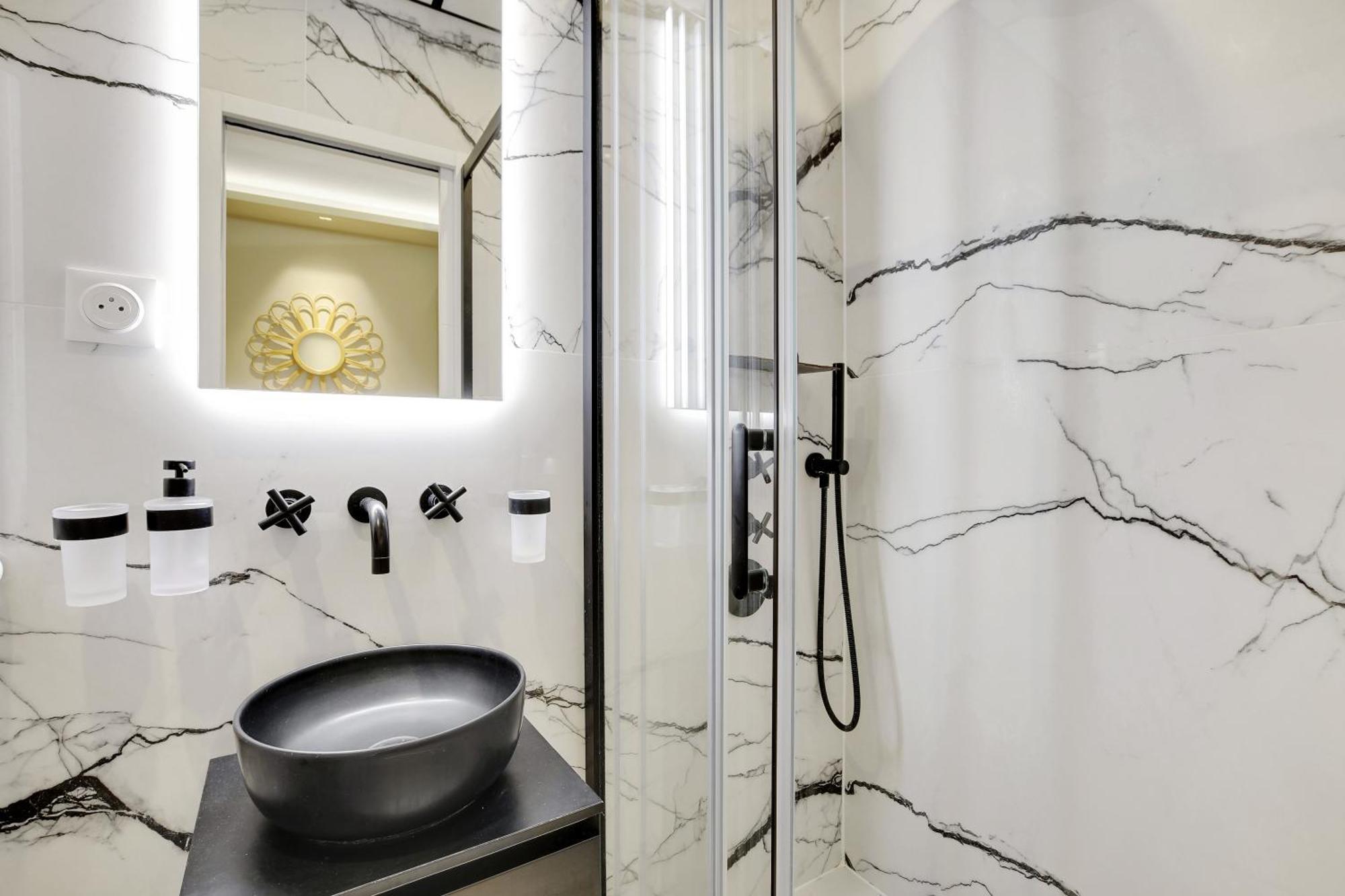 Pick A Flat's In Champs-elysees - Rue Marbeuf Appartamento *