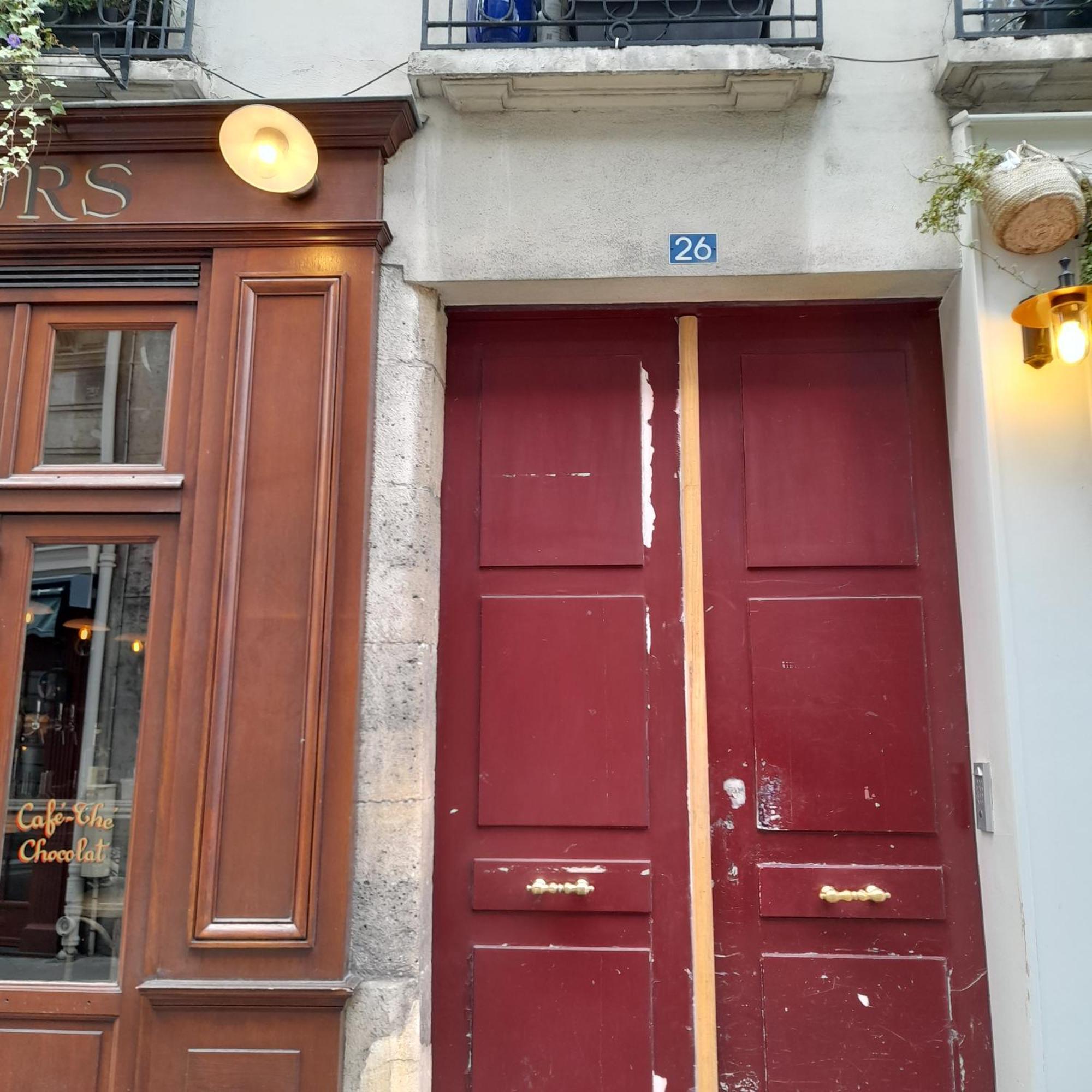 Appartamento Cosy 2 Pièces Typiquement Parisien à Notre-dame *