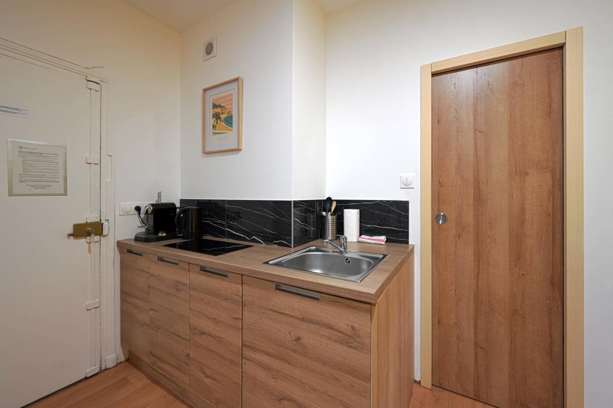 Modern Bright And Fully Renovated Appartamento