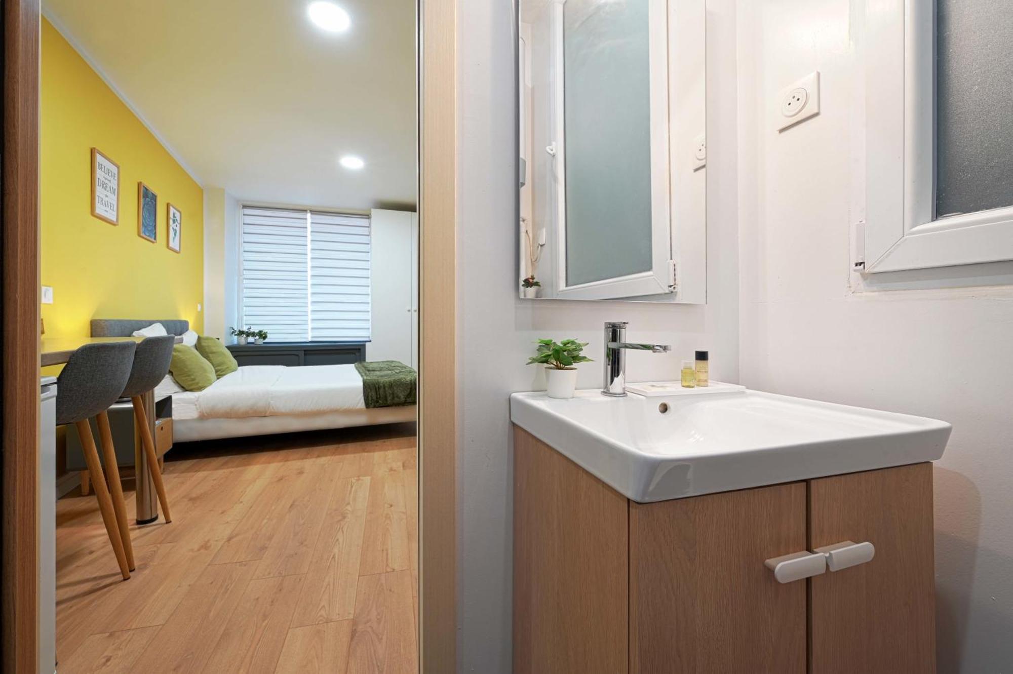 Modern Bright And Fully Renovated Appartamento Parigi