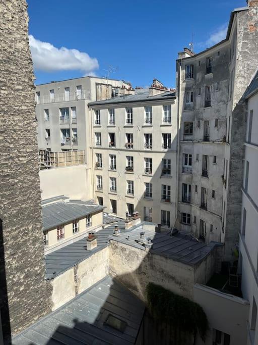 Nid Douillet Gare Du Nord Montmartre Barbes Parigi