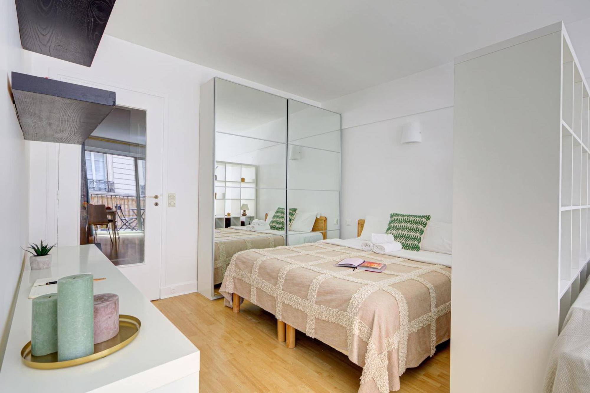 St Germain & Le Bon Marche With Balcony - Cityapartmentstay Appartamento Parigi