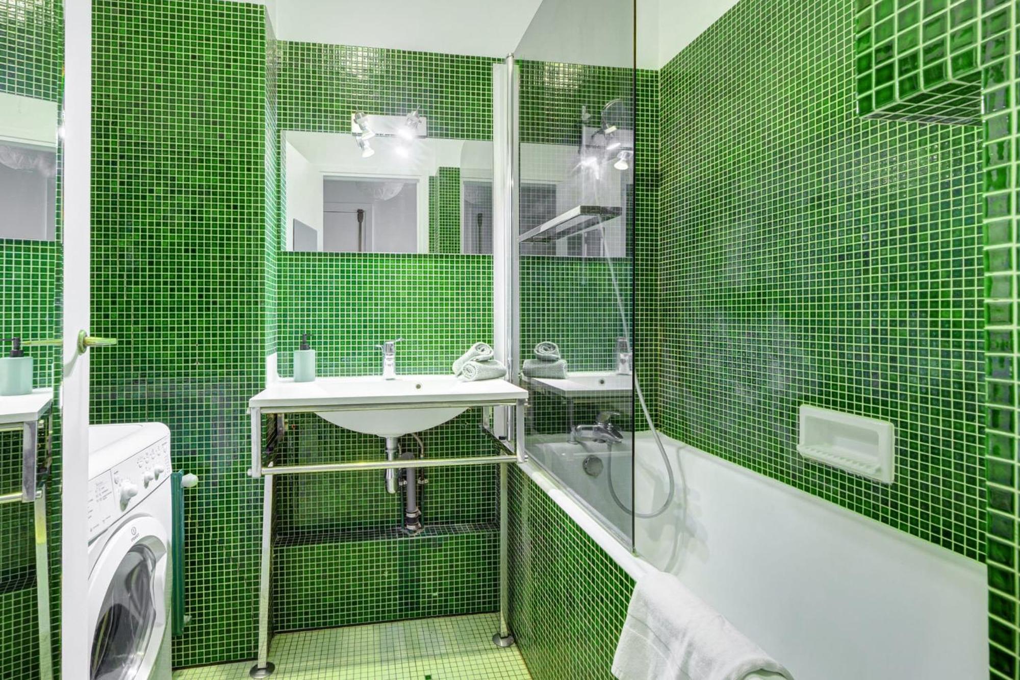 St Germain & Le Bon Marche With Balcony - Cityapartmentstay Appartamento Parigi