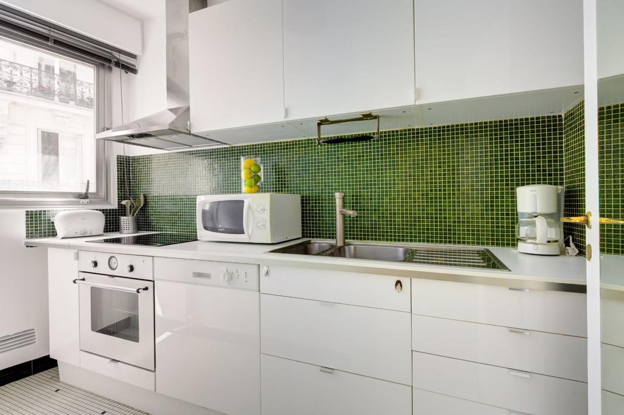 St Germain & Le Bon Marche With Balcony - Cityapartmentstay Parigi
