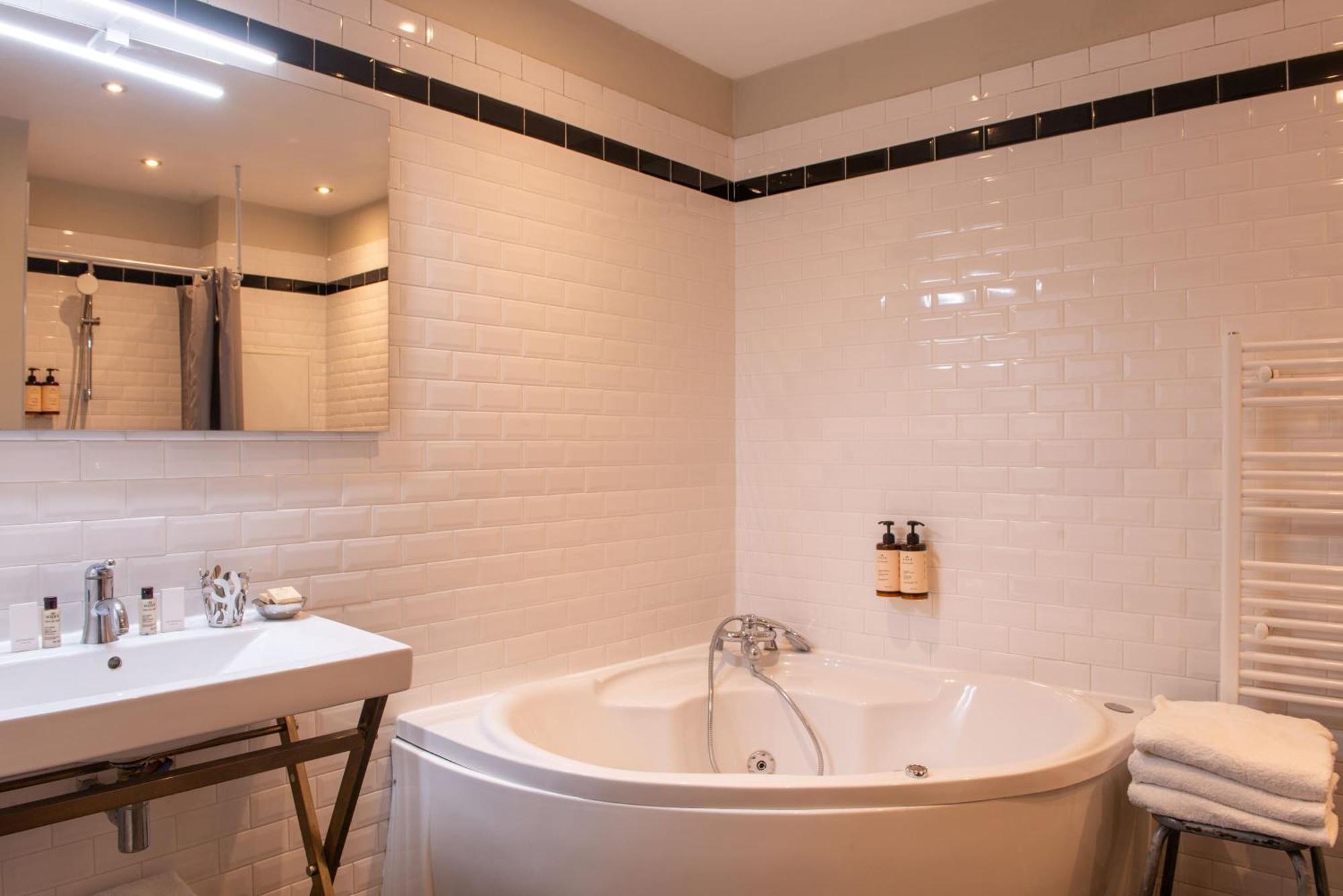 Helzear Montparnasse 4*