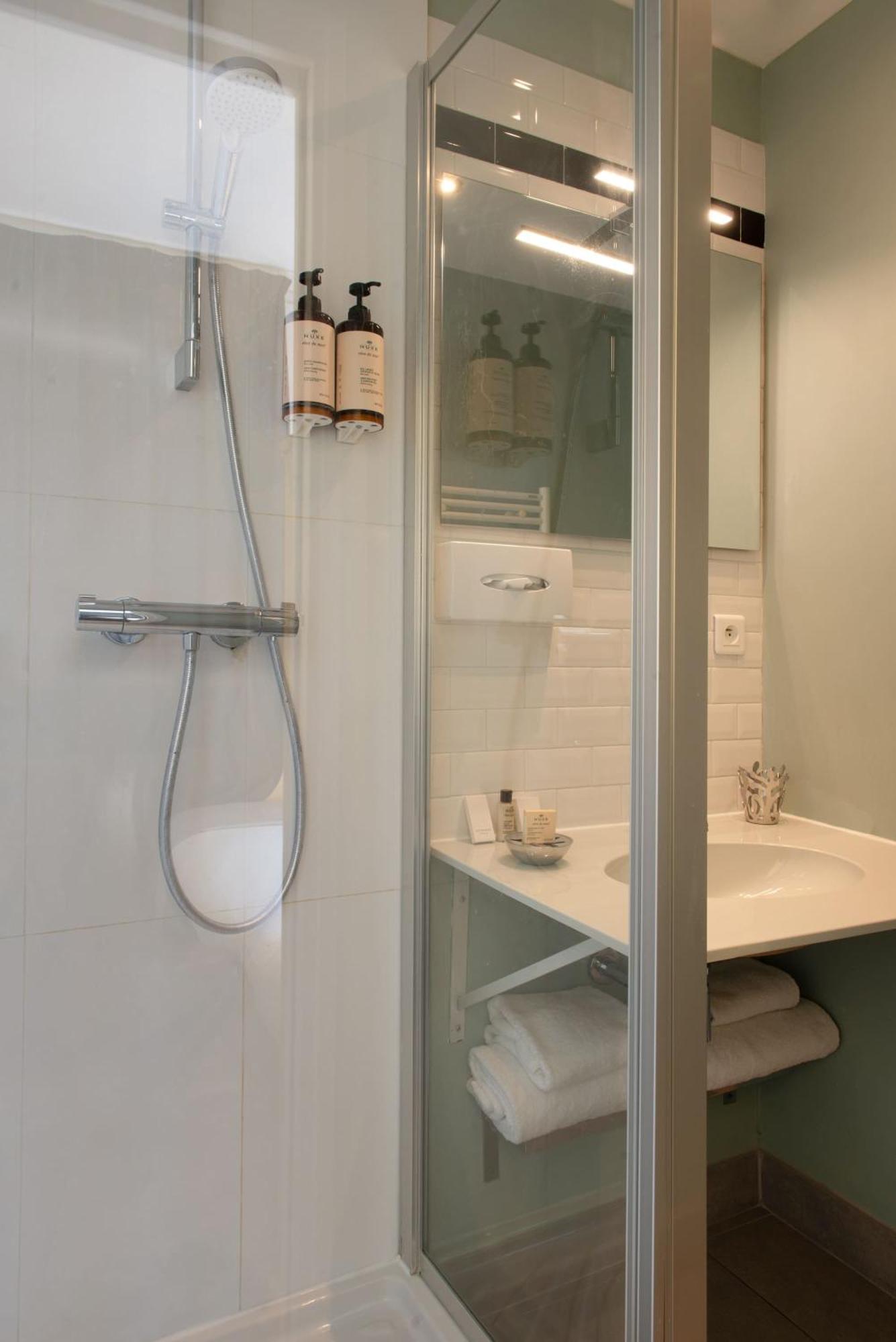 Helzear Montparnasse 4*