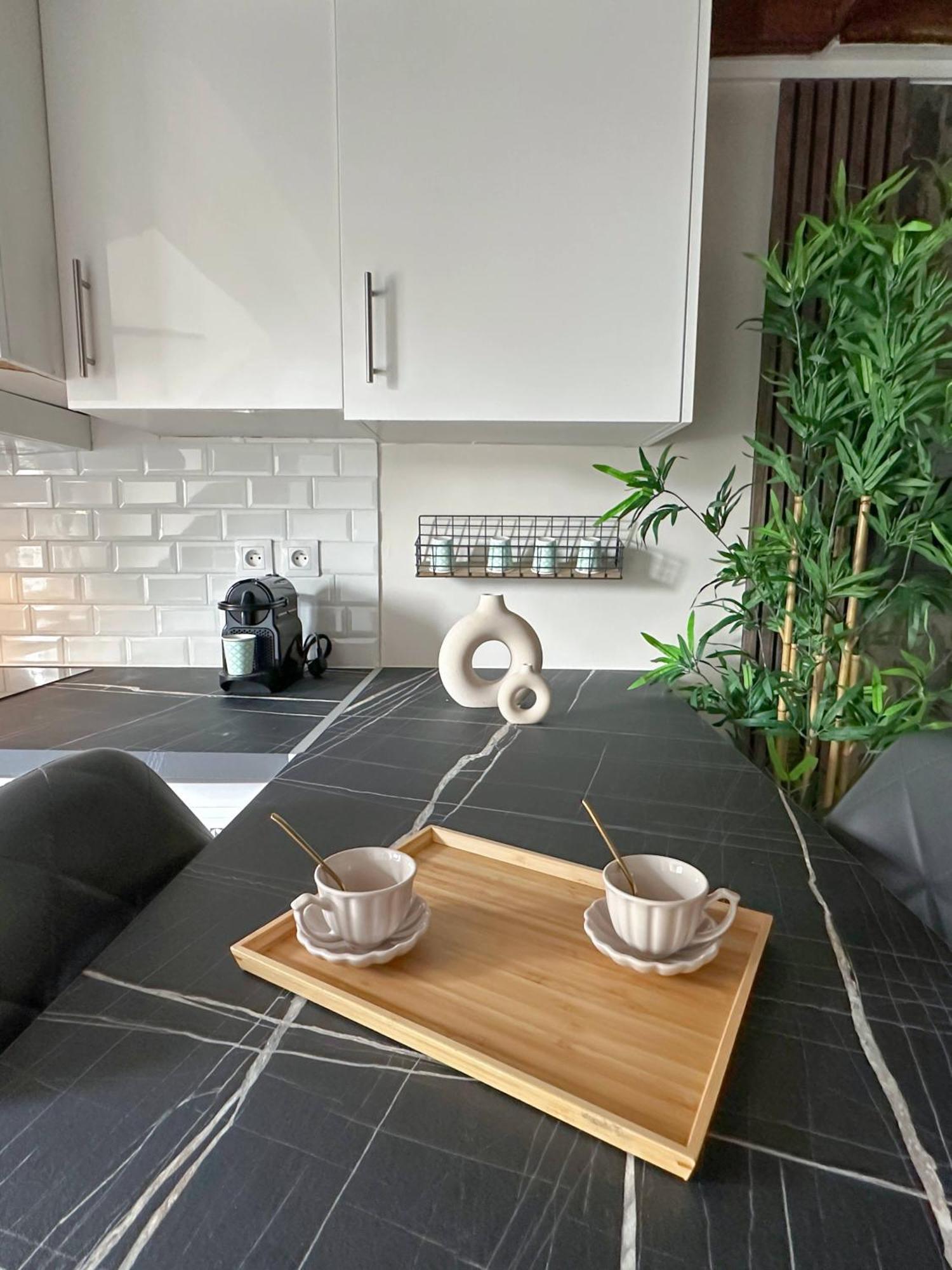 Beautiful Near Grands Boulevards Apartment *