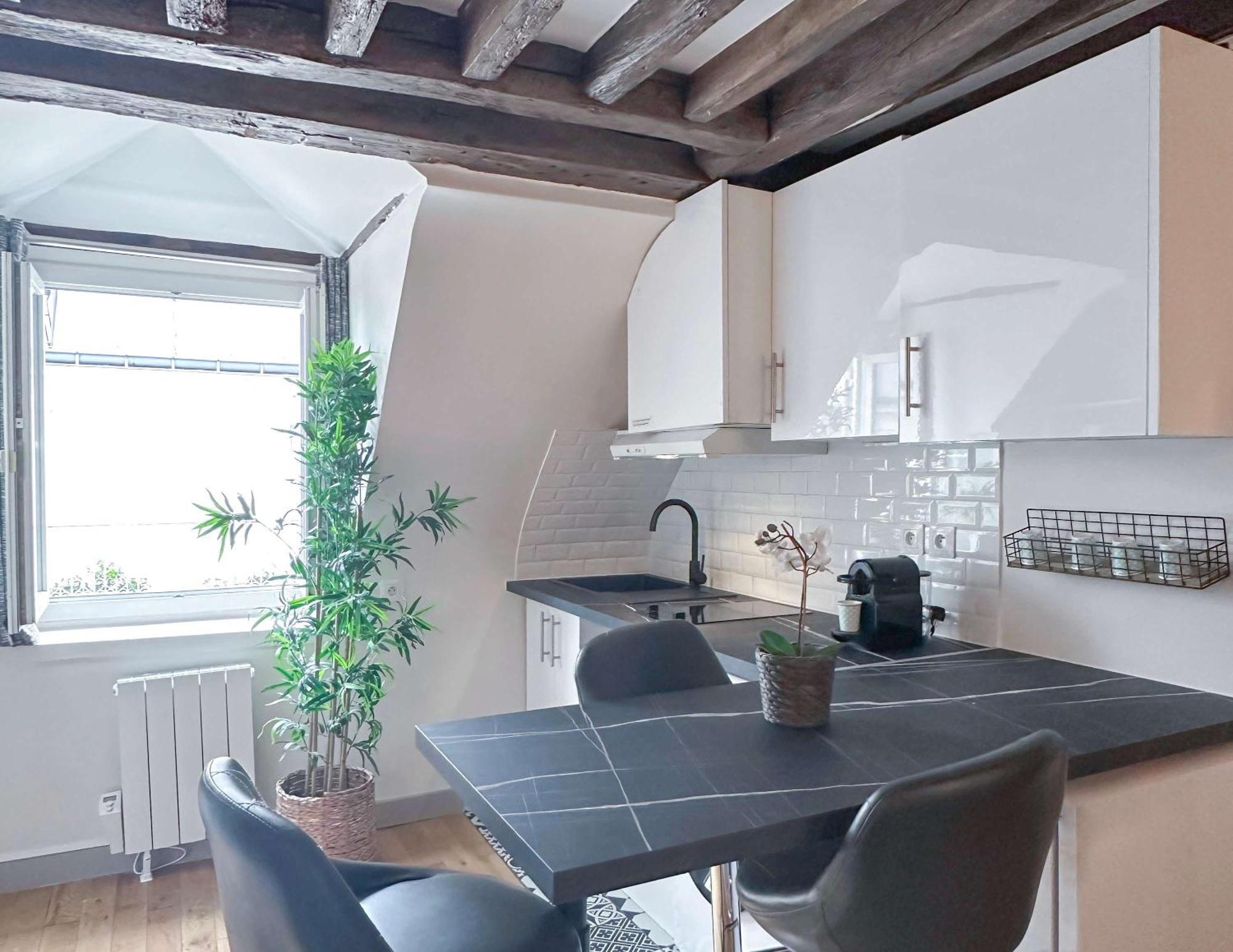 Beautiful Near Grands Boulevards Apartment *