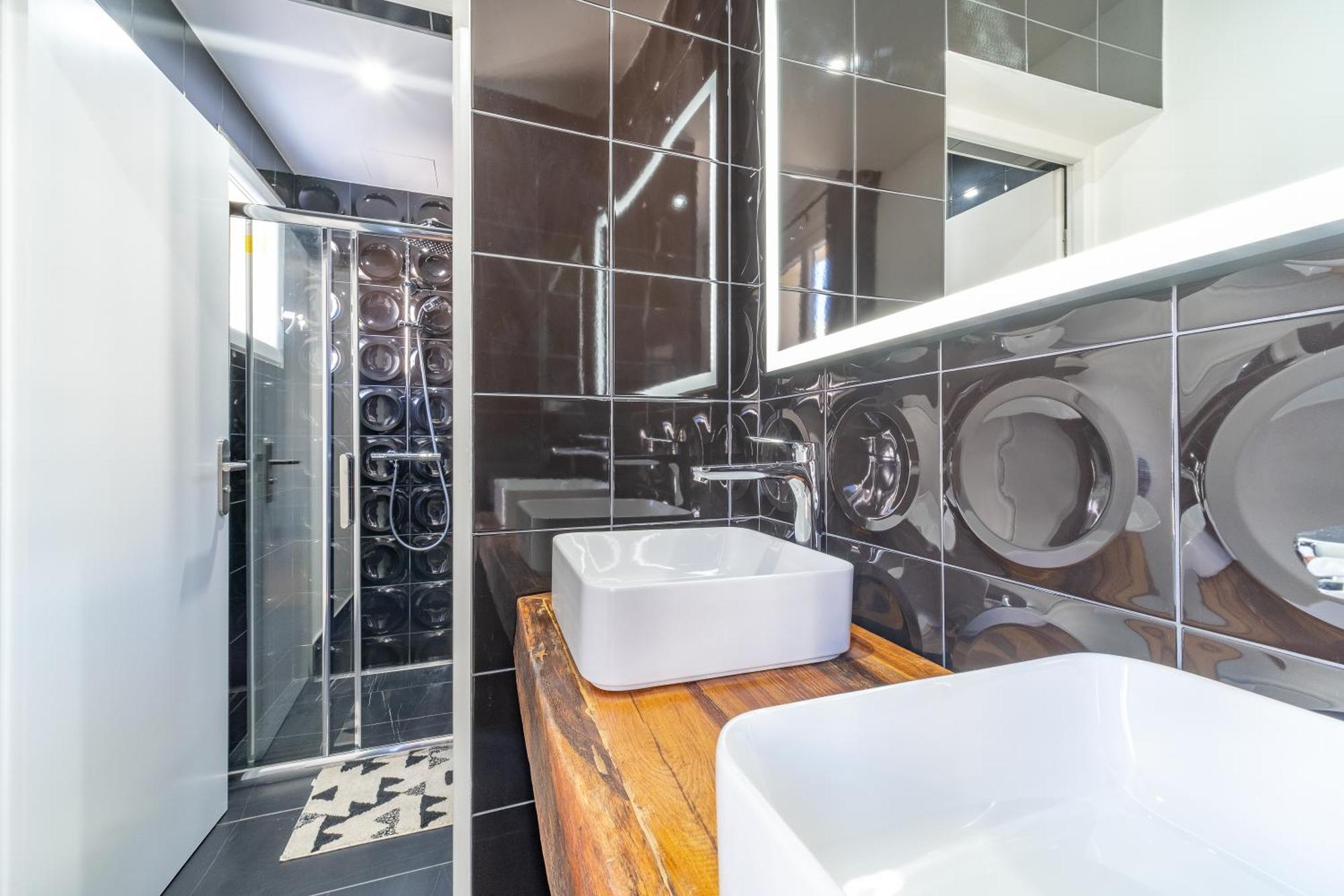 Fraternity-hotel Paris