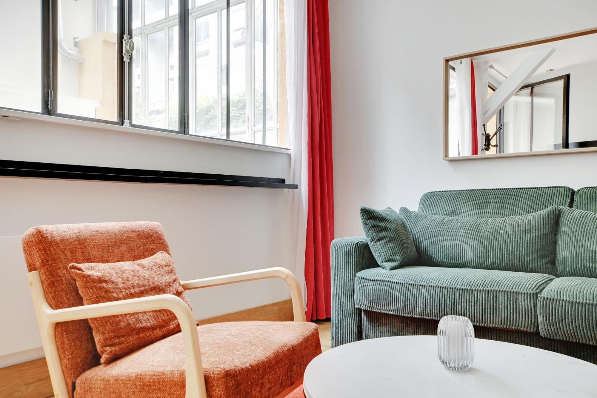 Pick A Flat's In Montmartre - Rue Des Paris