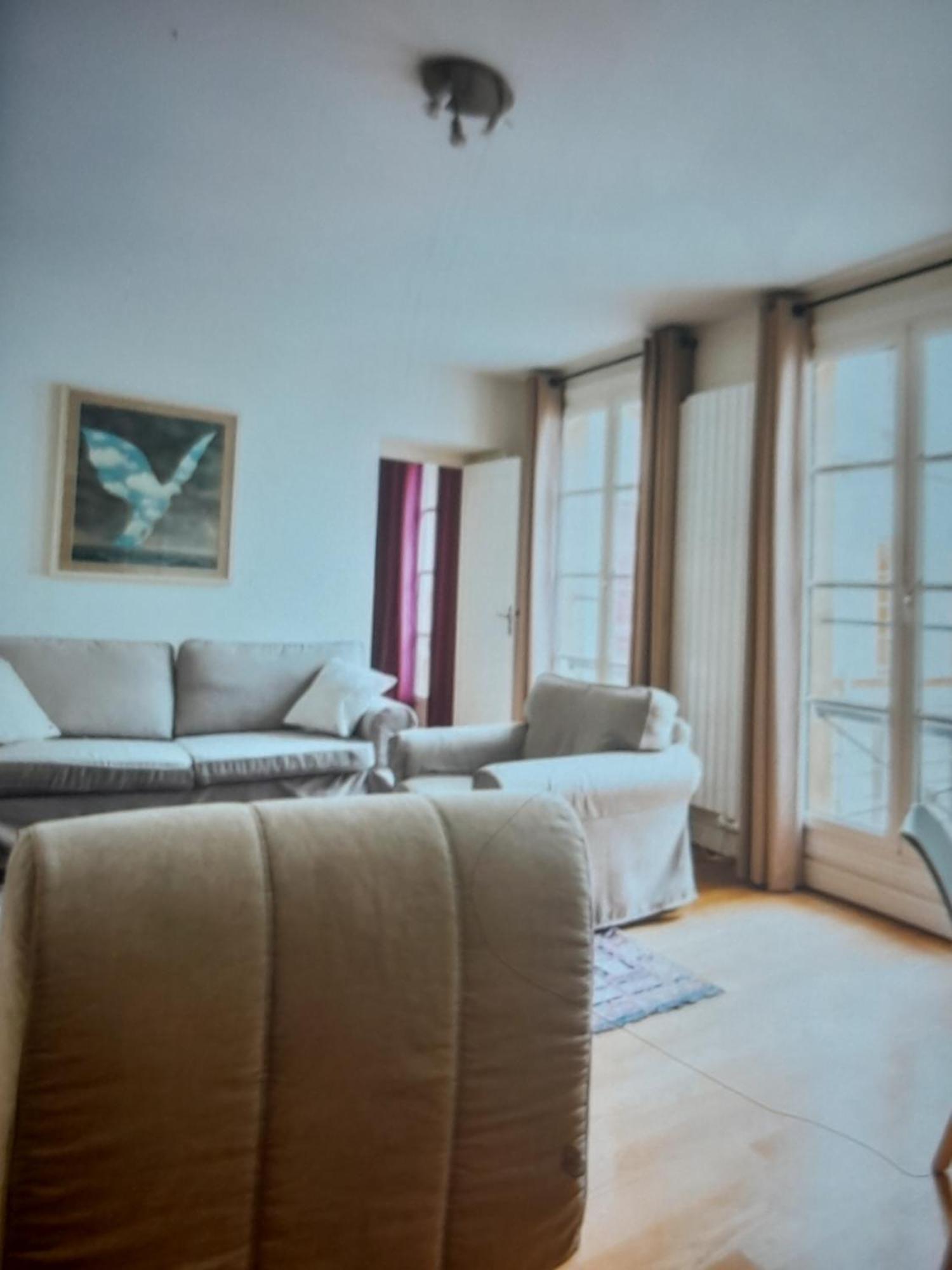 1 Minute Gare Montparnasse , Center, Awsome Place, Close To Eiffel Tour And Louvre Meusm , Front Metro * Parigi