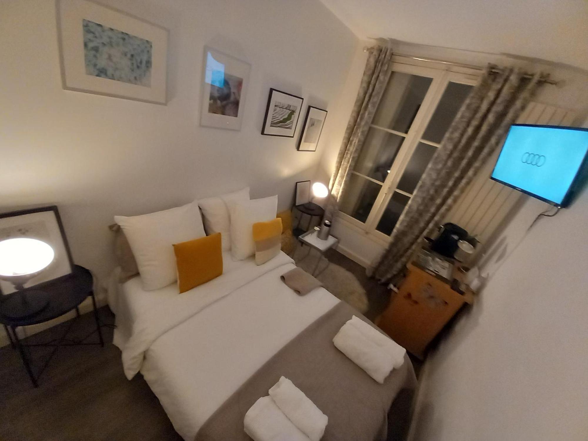 Appartamento 1 Minute Gare Montparnasse , Center, Awsome Place, Close To Eiffel Tour And Louvre Meusm , Front Metro Parigi