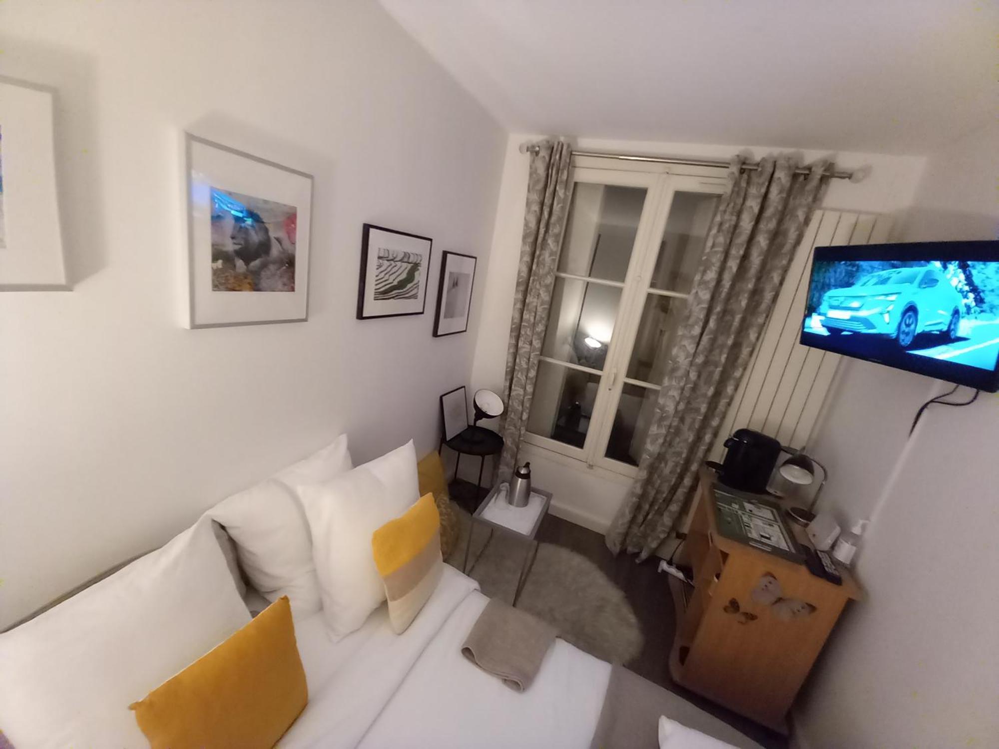 Appartamento 1 Minute Gare Montparnasse , Center, Awsome Place, Close To Eiffel Tour And Louvre Meusm , Front Metro *