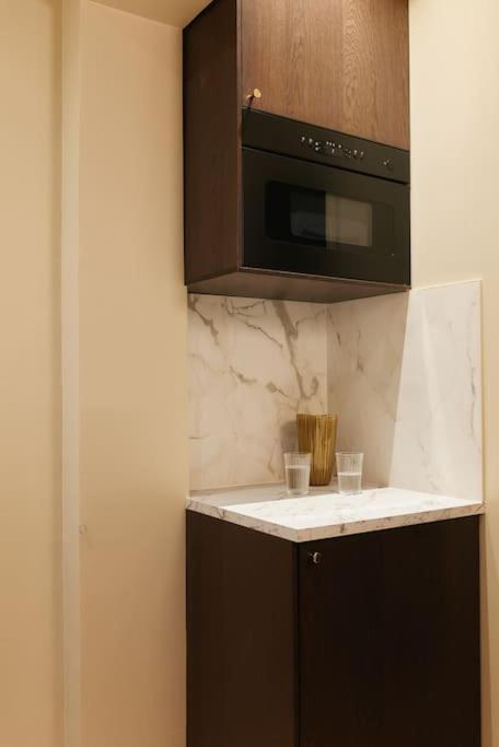Versailles - Duke Housing Apartment