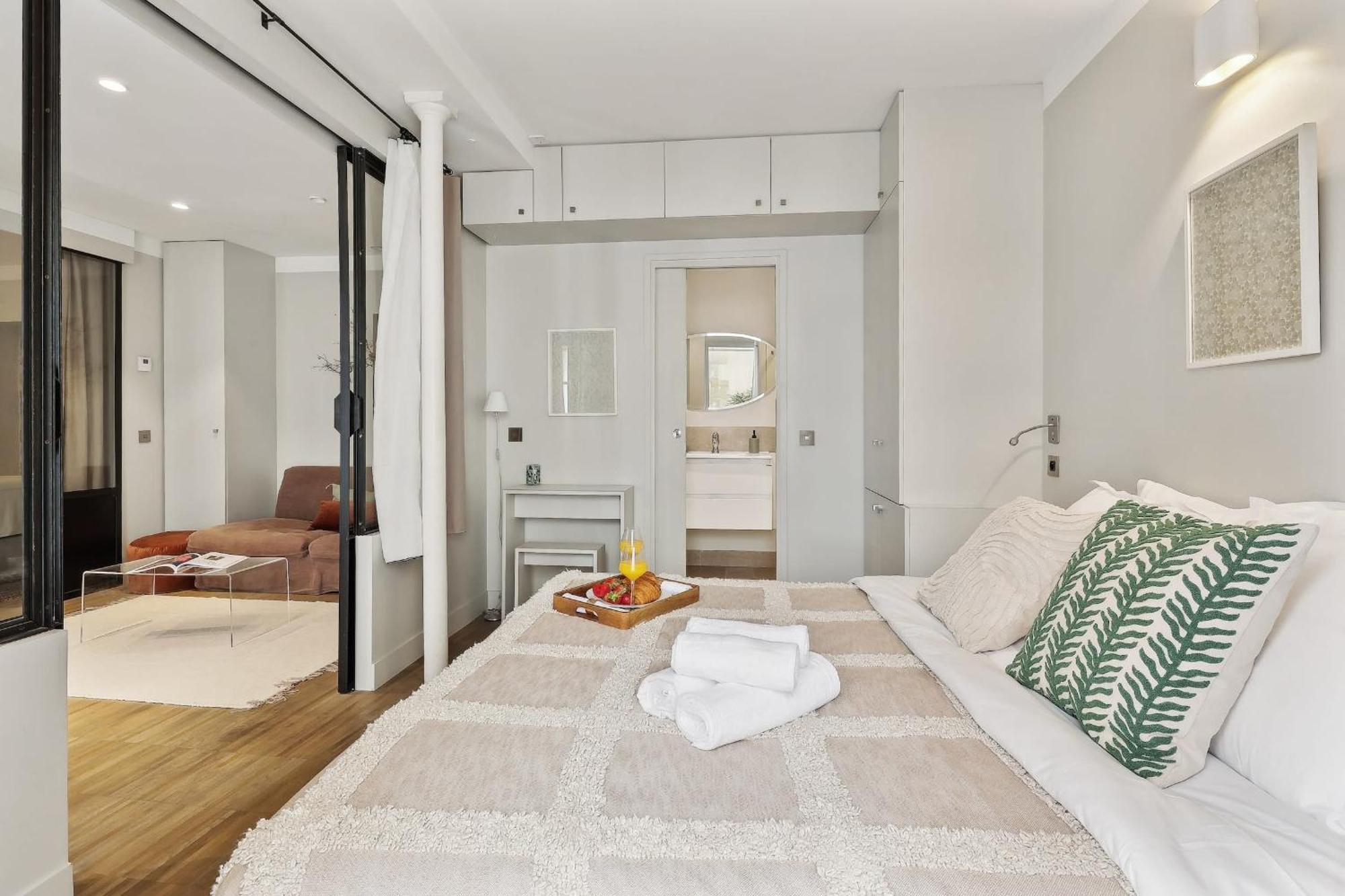 Le Marais & Place Des Vosges - Cityapartmentstay Appartamento *
