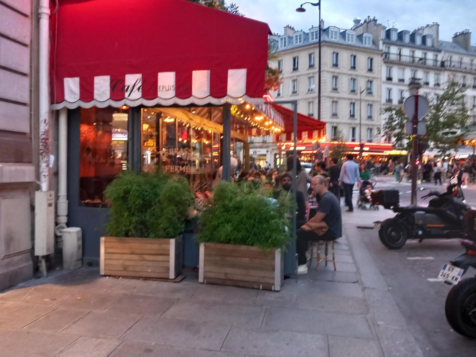 1 Minute Gare Montparnasse , Center, Awsome Place, Close To Eiffel Tour And Louvre Meusm , Front Metro Appartamento