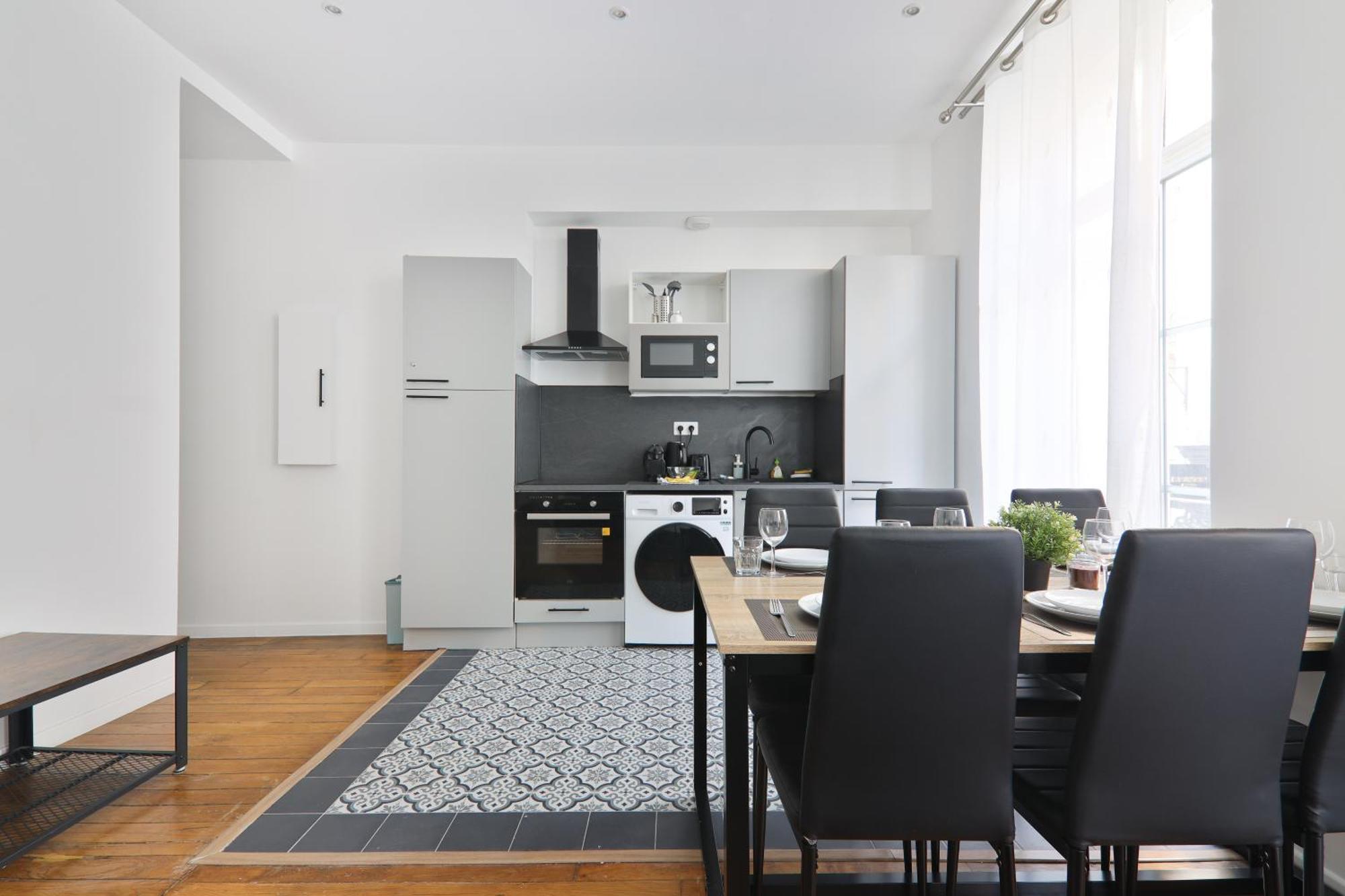 2 Bedroom Quartier Le Marais *