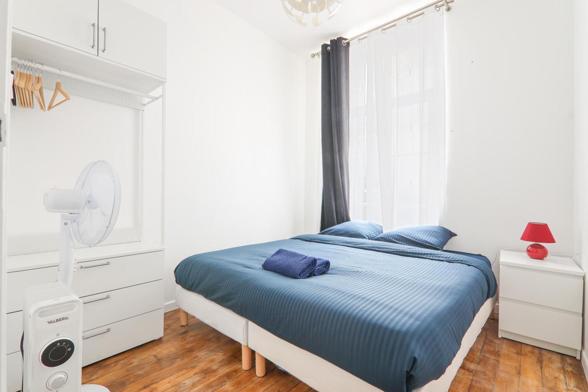 2 Bedroom Quartier Le Marais Parigi