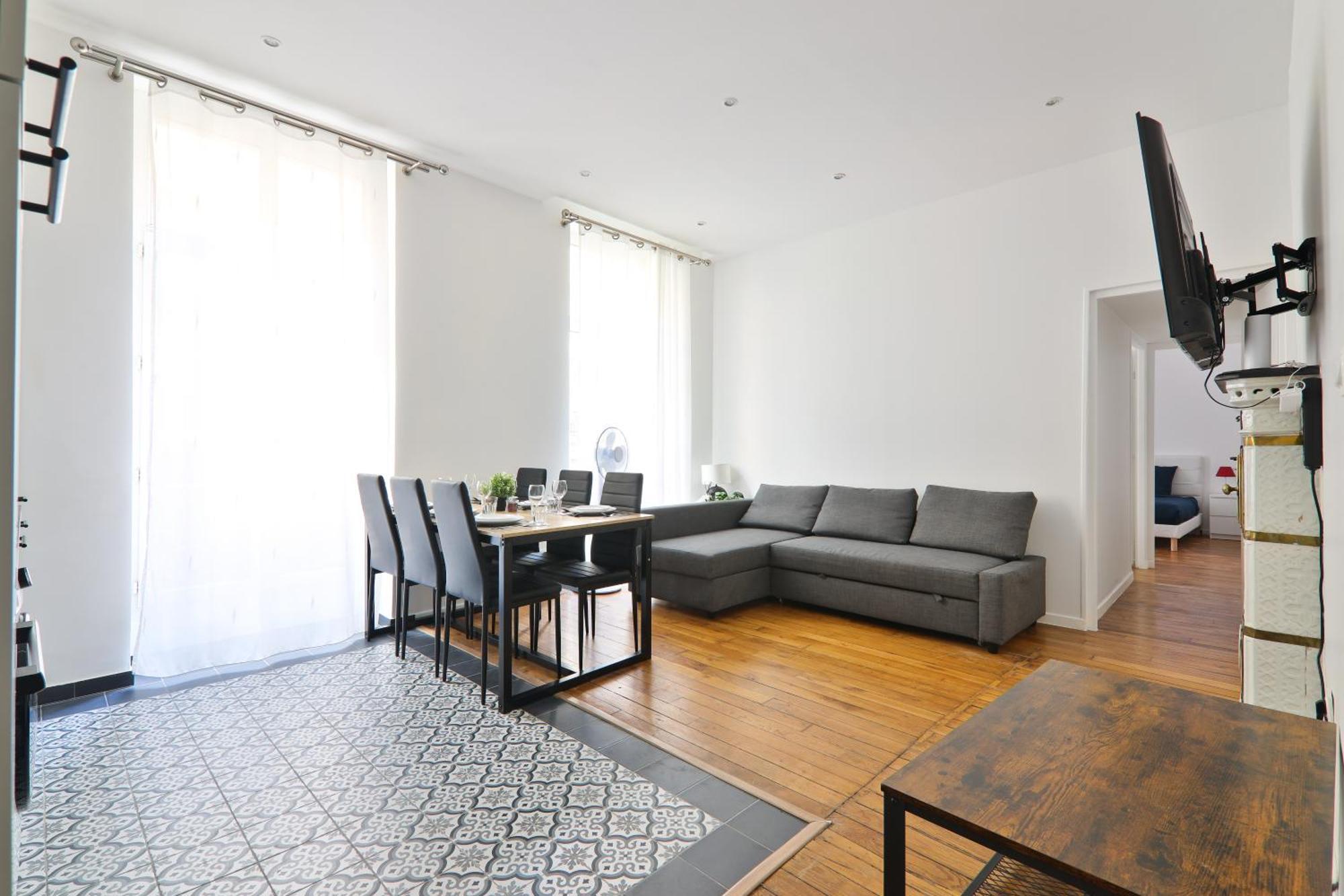 2 Bedroom Quartier Le Marais