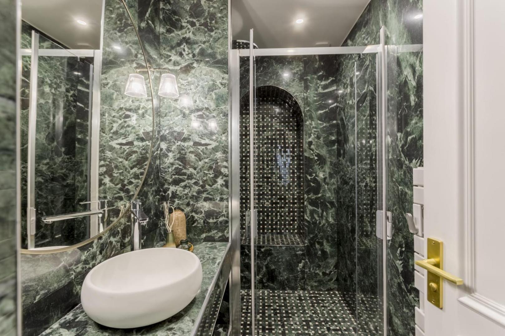 Merveil - Luxury - Champs Elysees -st George *