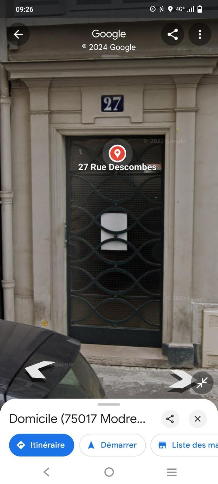 A 9 Min Du Palais De L'elysee, * Parigi