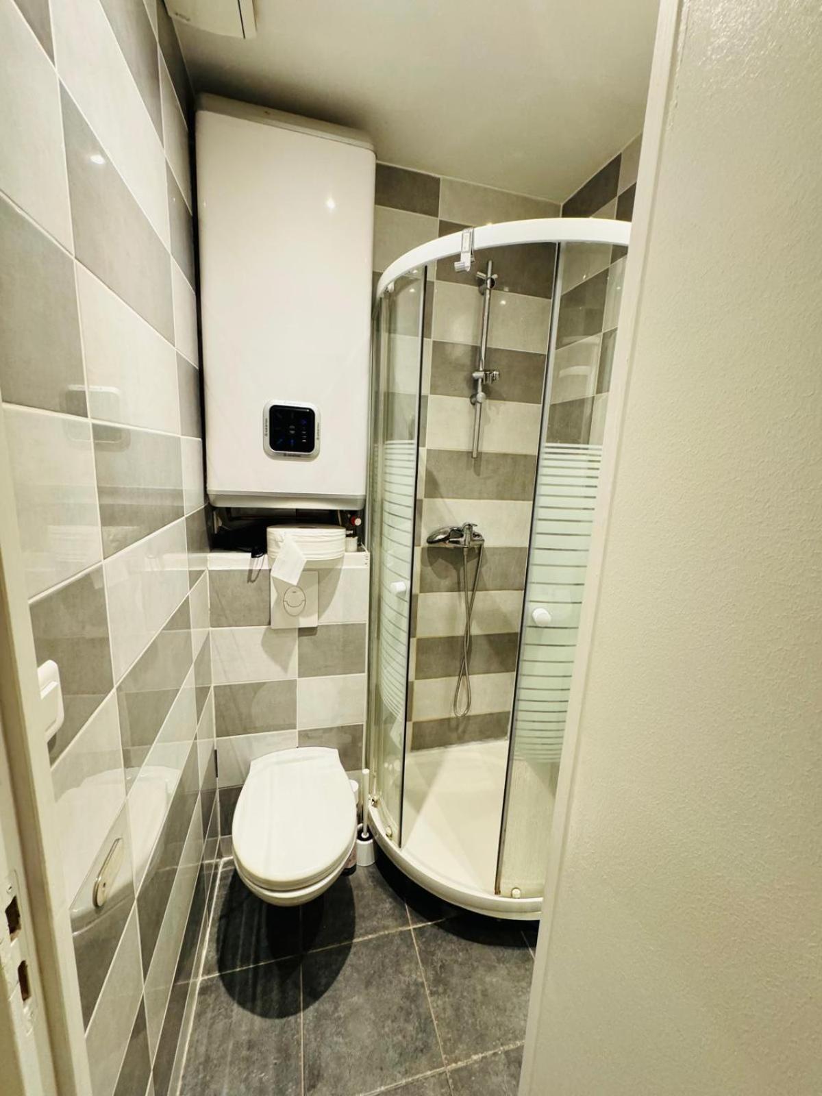 Apartment Prelep Stan U Srcu Pariza Kod Trga Republike!